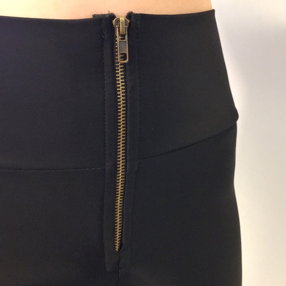 Front Zip Spandex Leggings - Picture 4 of 5